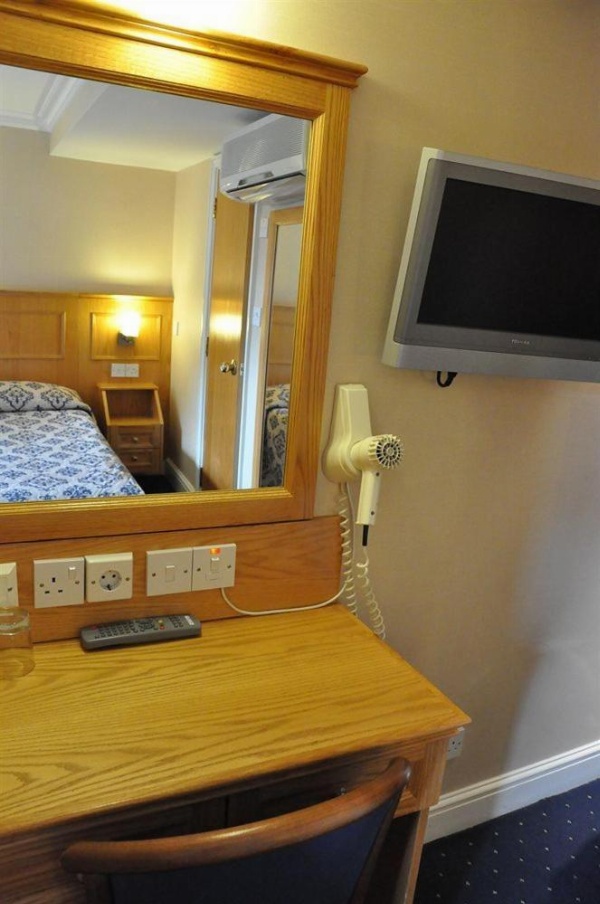 Olympic House Hotel image 14