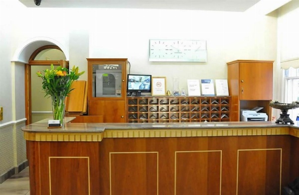 Olympic House Hotel image 17