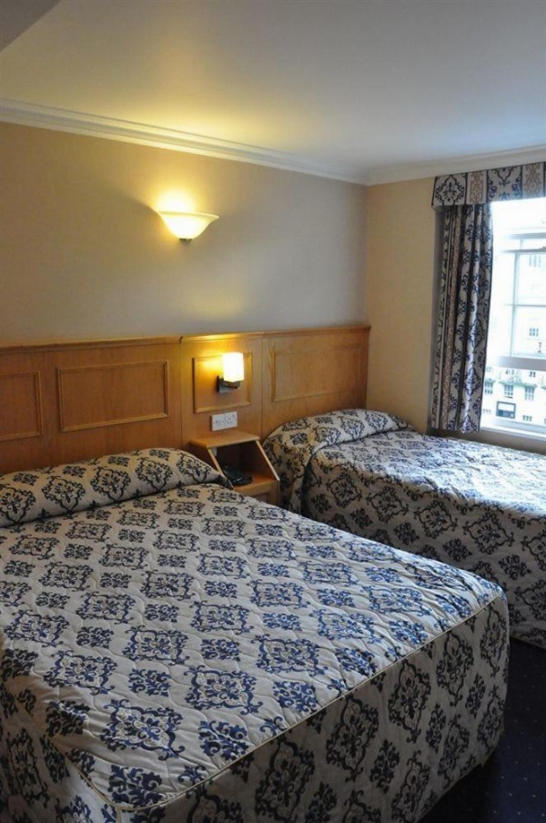 Olympic House Hotel image 6