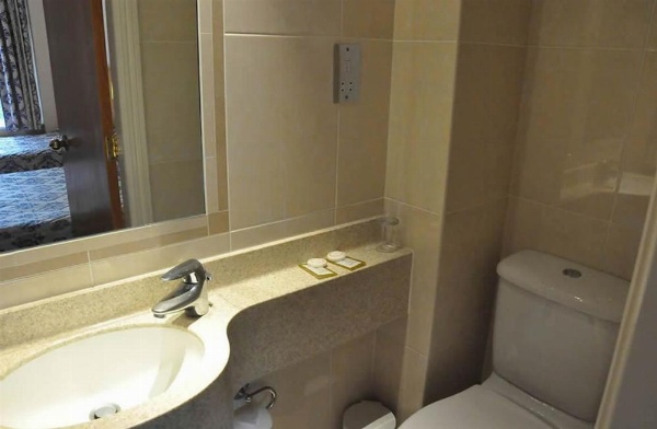 Olympic House Hotel image 9